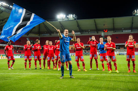 Norrköpings målvakt David Mitov Nilsson jublar