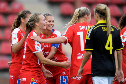 Linköpings Janni Arnth jublar
