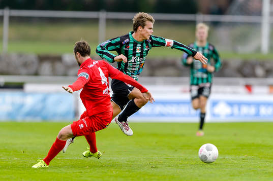 Utsiktens Niklas Olsson och Varbergs Elias Andersson