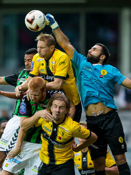 Frejs målvakt Marko Atanackovic når högst