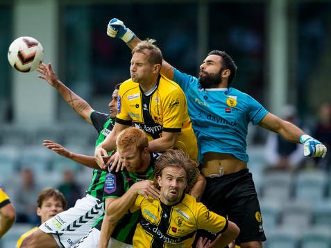 Frejs målvakt Marko Atanackovic når högst