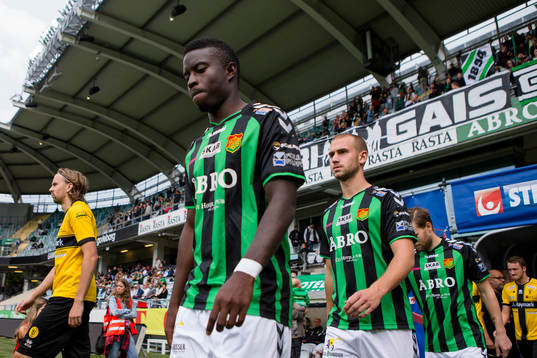 GAIS Kieron Cadogan och Sebastian Starke Hedlund på väg