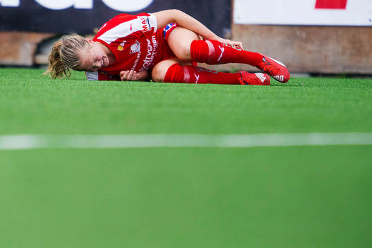 Linköpings Emma Öjert har ont