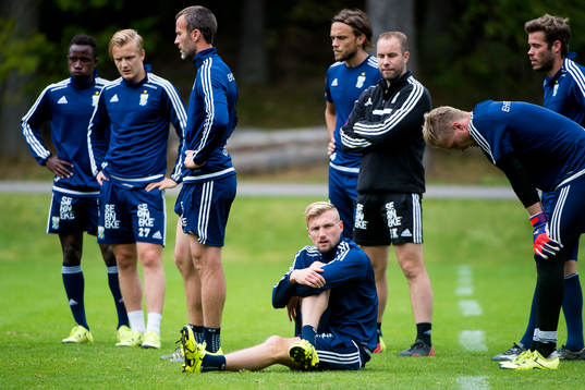 Sebastian Eriksson stretchar