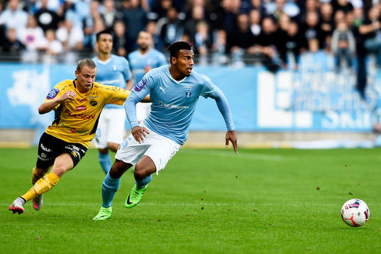Elfsborgs Simon Hedlund och Malmö FFs Felipe Carvalho