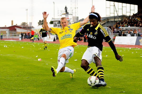 s Mohamed Bangura och Falkenbergs Rasmus Sjöstedt