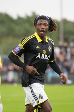 s Mohamed Bangura jublar