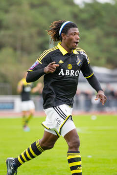 s Mohamed Bangura jublar
