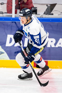 Karlskogas Mikael Eriksson i ishockeymatchen i