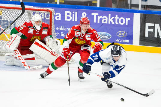 Moras Patrik Eklund och Karlskogas Carl Berglund jagar