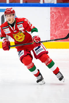 Moras Emil Bejmo i ishockeymatchen i hockeyallsvenskan