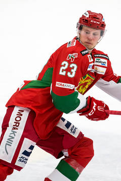 Moras Erik Flood i ishockeymatchen i hockeyallsvenskan