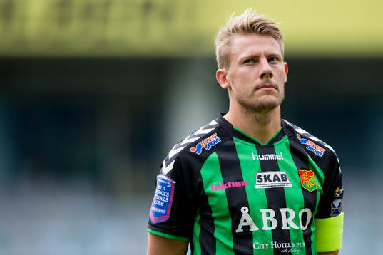 GAIS lagkapten Patrik Ingelsten innan fotbollsmatchen i