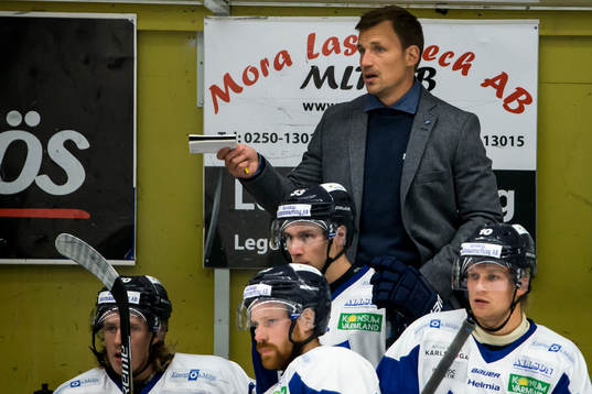 Karlskogas assisterande tränare Kristofer Näslund
