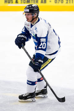 Karlskogas Erik Thorell i ishockeymatchen i