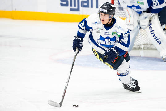 Karlskogas Henrik Larsson i ishockeymatchen i