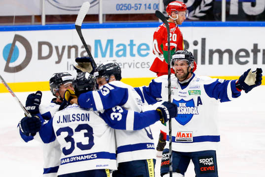 Karlskogas Johan Nilsson jublar