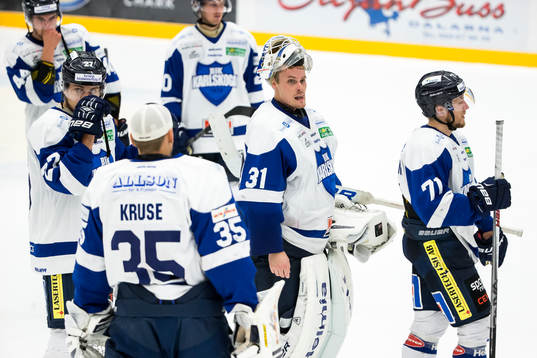 Karlskogas målvakt Joel Gistedt, Carl Berglund och Fredrik