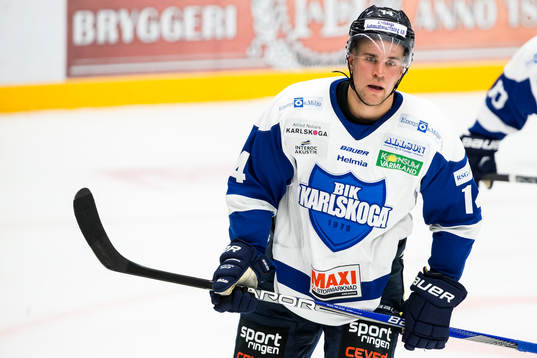 Karlskogas Henrik Björklund i ishockeymatchen i