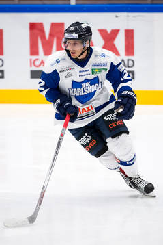 Karlskogas Gustaf Thorell  i ishockeymatchen i