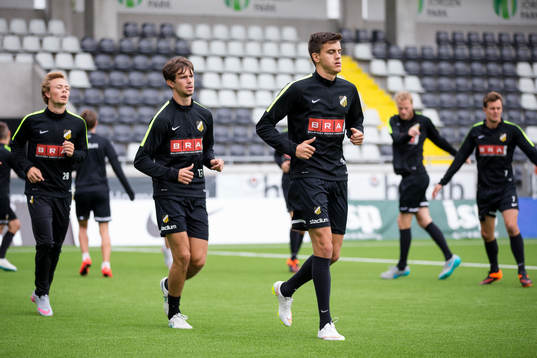 Häckens Alexander Jeremejeff följd av Sebastian Ohlsson