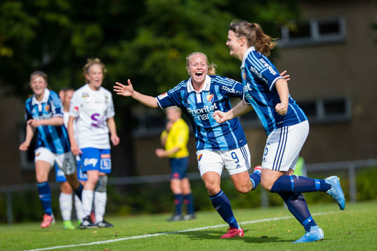 Bläddra bland fler bilder av Fotboll, Elitettan, Djurgården - Sunnanå