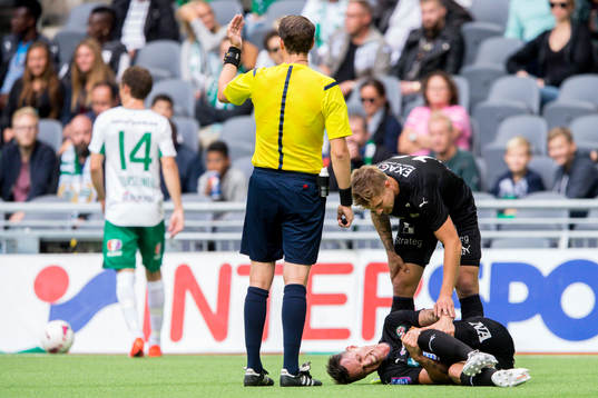 Örebros Erik Moberg tvingas utgå skadad