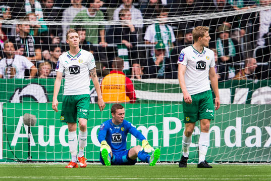 Hammarbys Birkir Már Saevarsson, målvakt Ögmundur