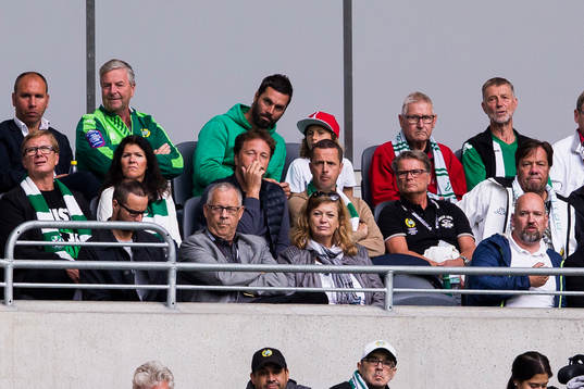 Islands förbundskapten Lars Lagerbäck på läktaren