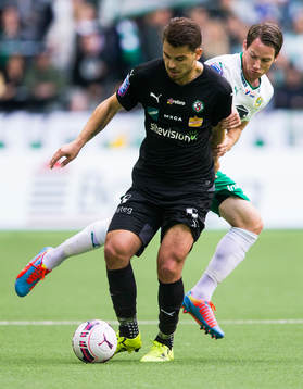 Örebros Astrit Ajdarevic håller bort Hammarbys Johan