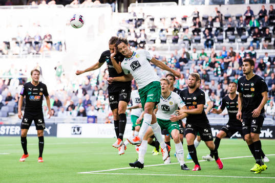Örebros Hjörtur Logi Valgardsson och Hammarbys Philip
