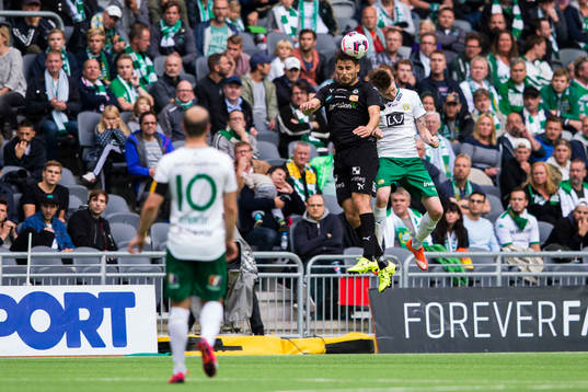 Örebros Astrit Ajdarevic i en nickduell med Hammarbys