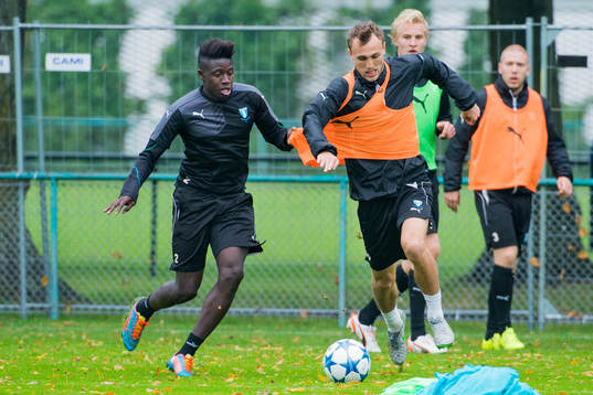 Malmö FFs Pa Konate jagar Magnus Wolff Eikrem