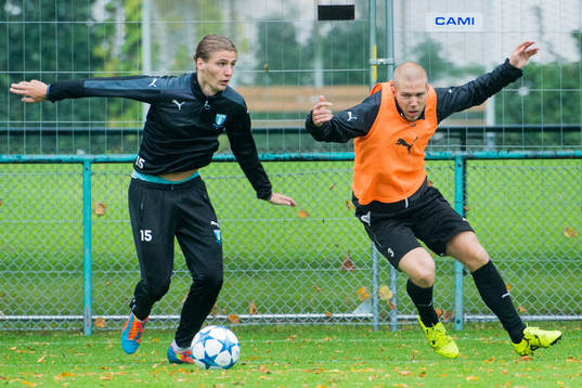 Malmö FFs Pawel Cibicki och Anton Tinnerholm
