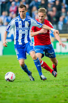 IFK Göteborgs Jakob Ankersen jagas av Helsingborgs Johan
