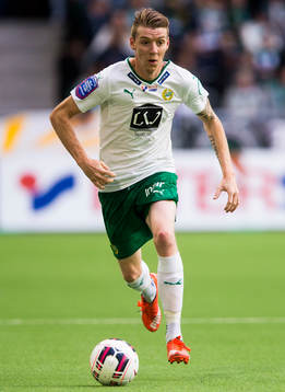 Hammarbys Birkir Már Saevarsson med bollen