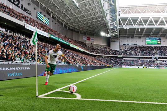 Hammarbys Kennedy Bakircioglu med en hörna