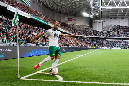 Hammarbys Kennedy Bakircioglu med en hörna