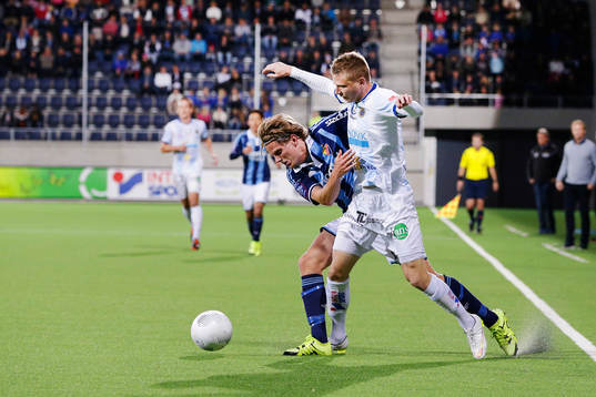 Djurgårdens Tim Björkström och Gefles Johan Bertilsson