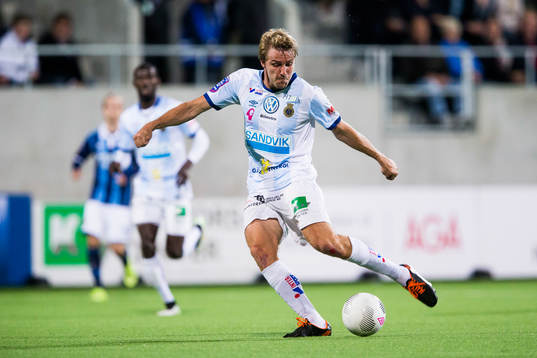 Gefles Johan Oremo med ett skott