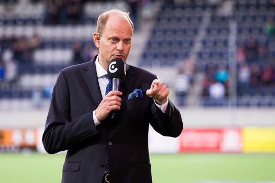 s Lars Granqvist innan fotbollsmatchen i Allsvenskan mellan