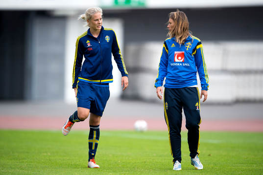 Sveriges Lina Hurtig och sjukgymnast Karin Schröder