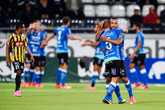 Halmstads Peter Nyström och Kristinn Steindorsson jublar