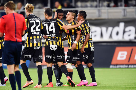 Häckens spelare jublar