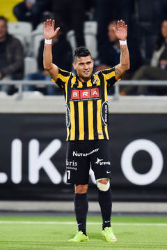 Häckens Paulo de Oliveira gör 4-1 och jublar