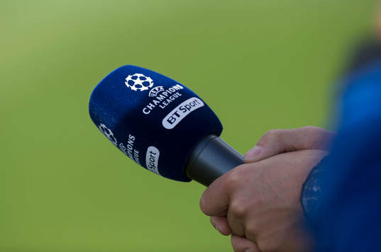 EN TV-reporter med Champions League loge på Paris Saint
