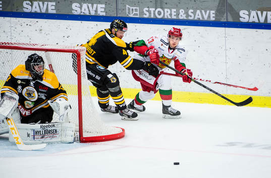 Närkamp mellan Moras Emil Bejmo och Panterns Anton
