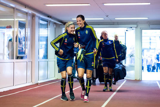 Sveriges Olivia Schough och Lotta Schelin
