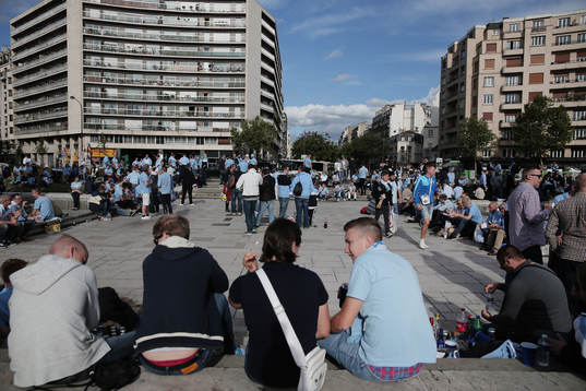 Supportrar till Malmö FF samlas