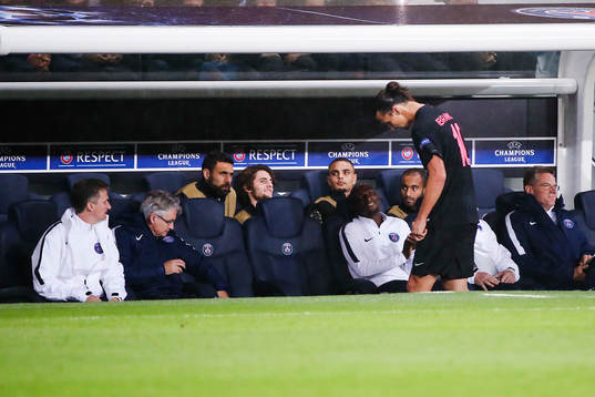 s Zlatan Ibrahimovic blir utbytt